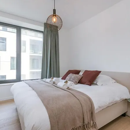 Huswell - Stylish 2 Bedroom With Terrace And Parking Lägenhet *