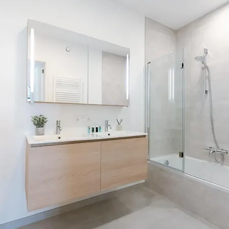 Huswell - Stylish 2 Bedroom With Terrace And Parking أوستيند