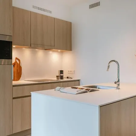Huswell - Stylish 2 Bedroom With Terrace And Parking شقة